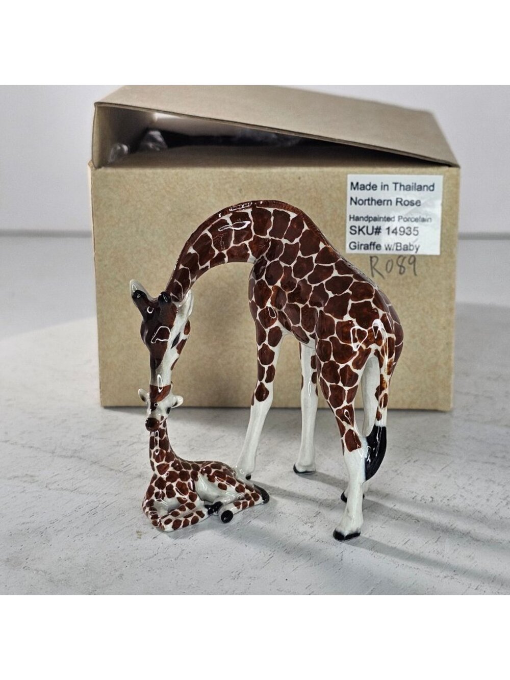 Northern Rose Porcelain Giraffe With Baby Miniature Figurine Little Critterz